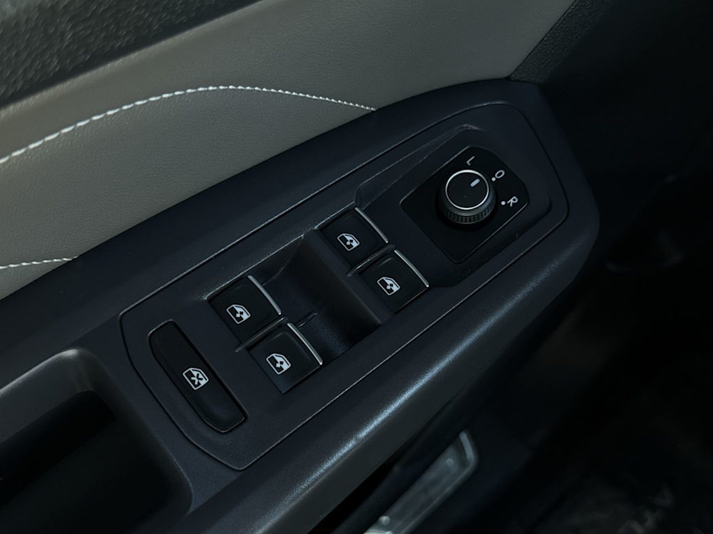Thumbnail: 2021 Volkswagen Atlas - 24