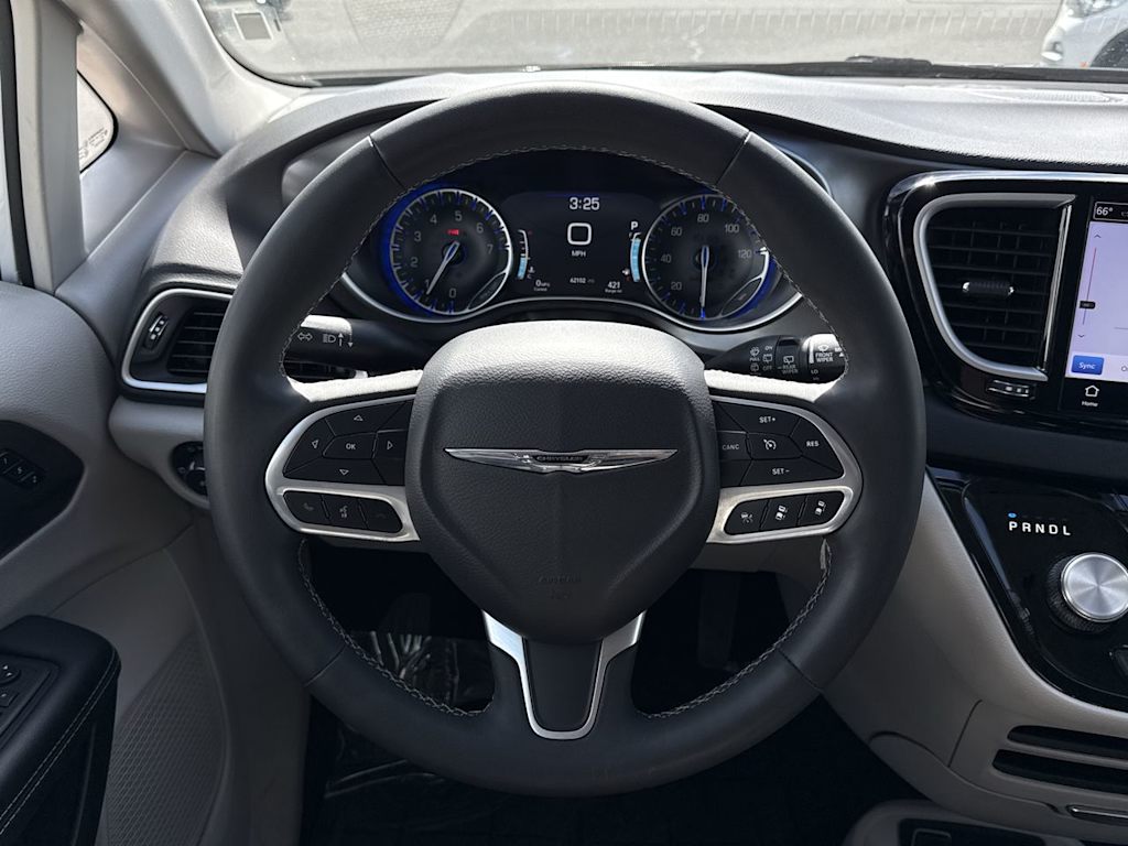 Thumbnail: 2024 Chrysler Pacifica - 14