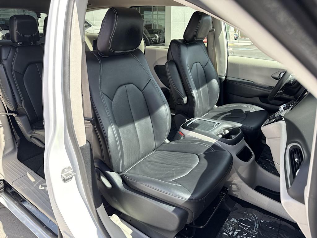 Thumbnail: 2024 Chrysler Pacifica - 12