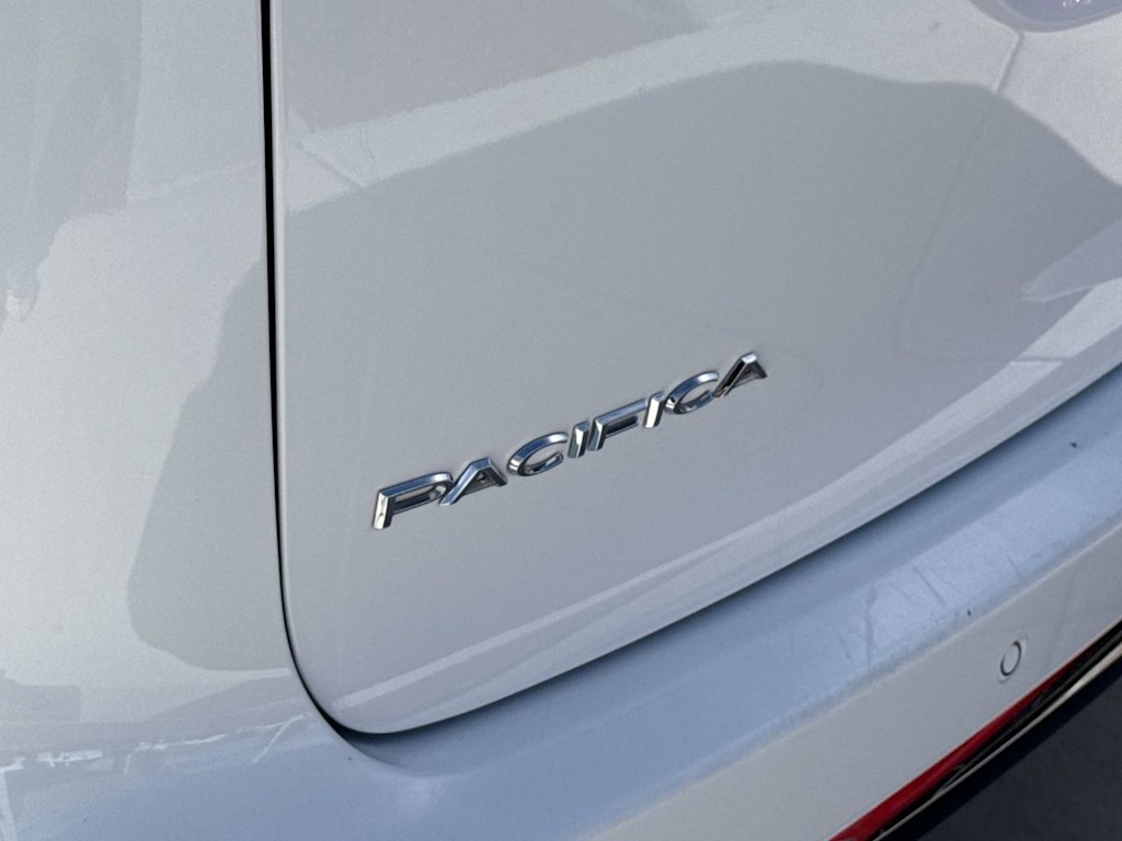 Thumbnail: 2024 Chrysler Pacifica - 7