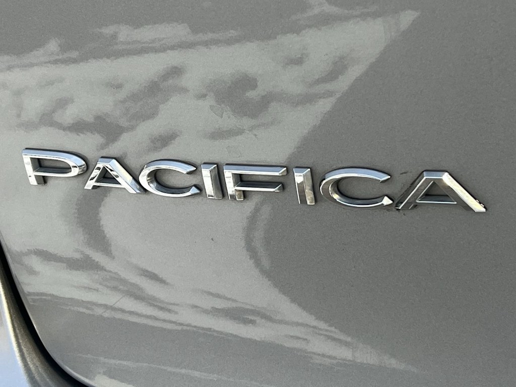 2020 Chrysler Pacifica Limited 7