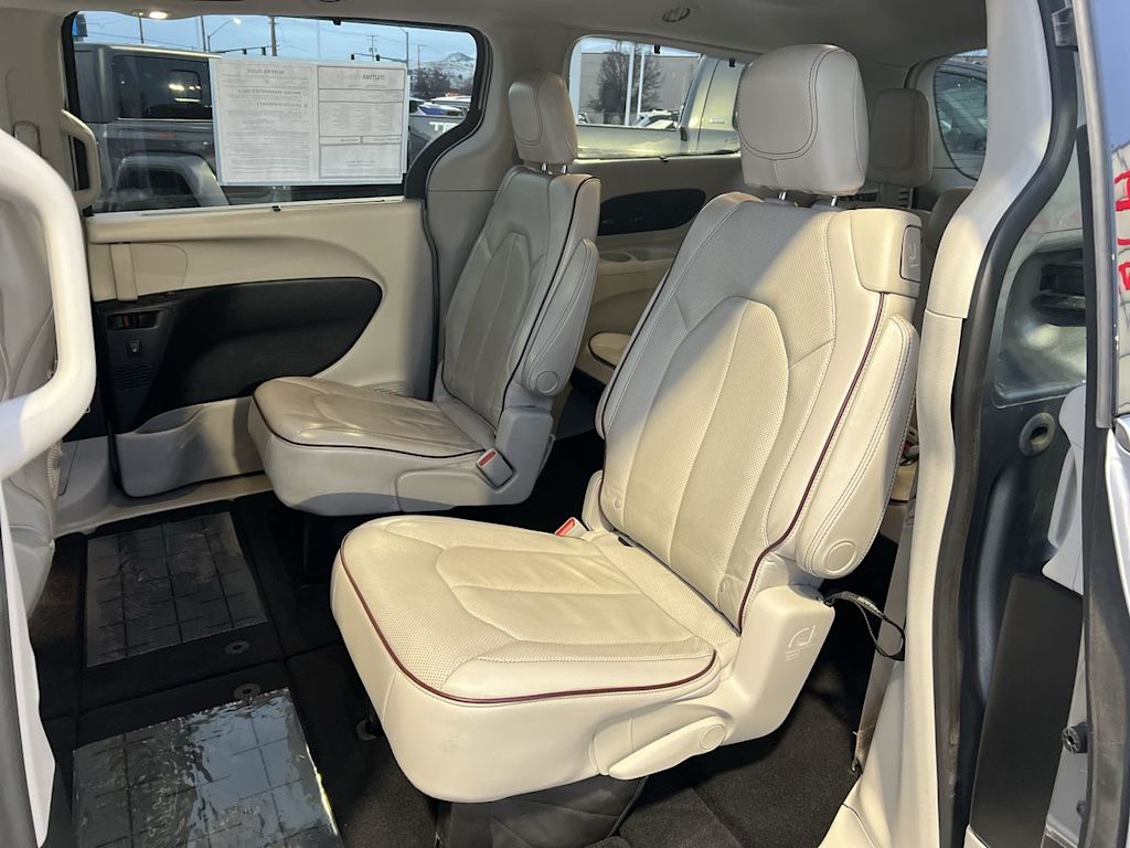 2020 Chrysler Pacifica Limited 13