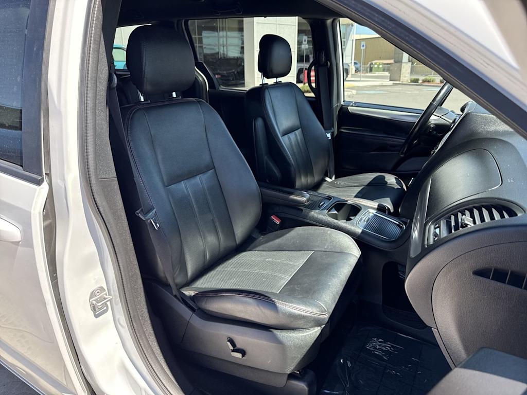 Thumbnail: 2018 Dodge Grand Caravan - 12