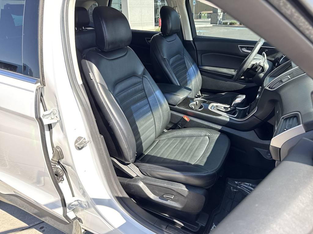 Thumbnail: 2016 Ford Edge - 12