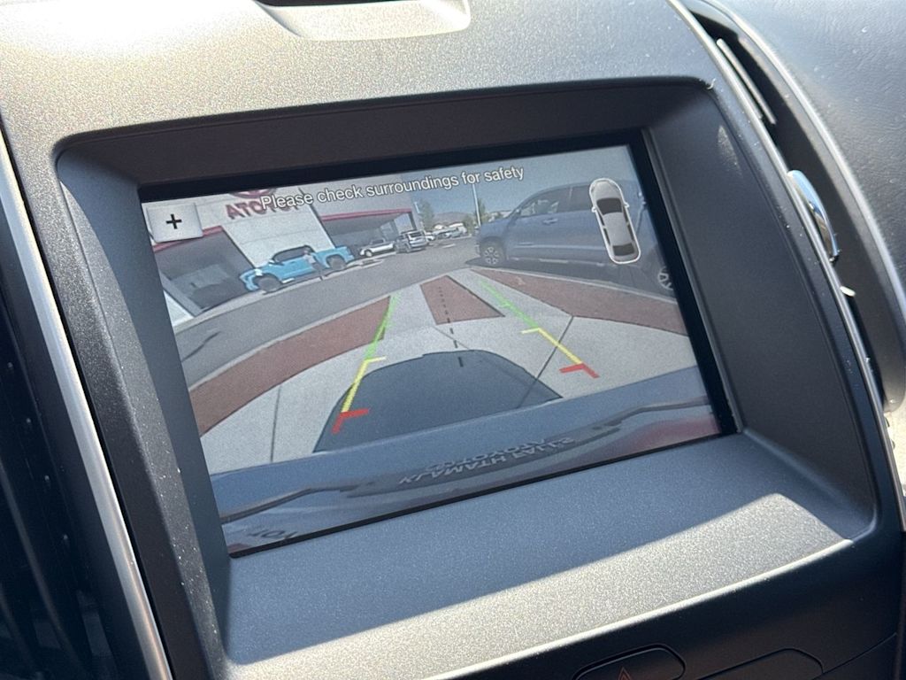Thumbnail: 2016 Ford Edge - 22