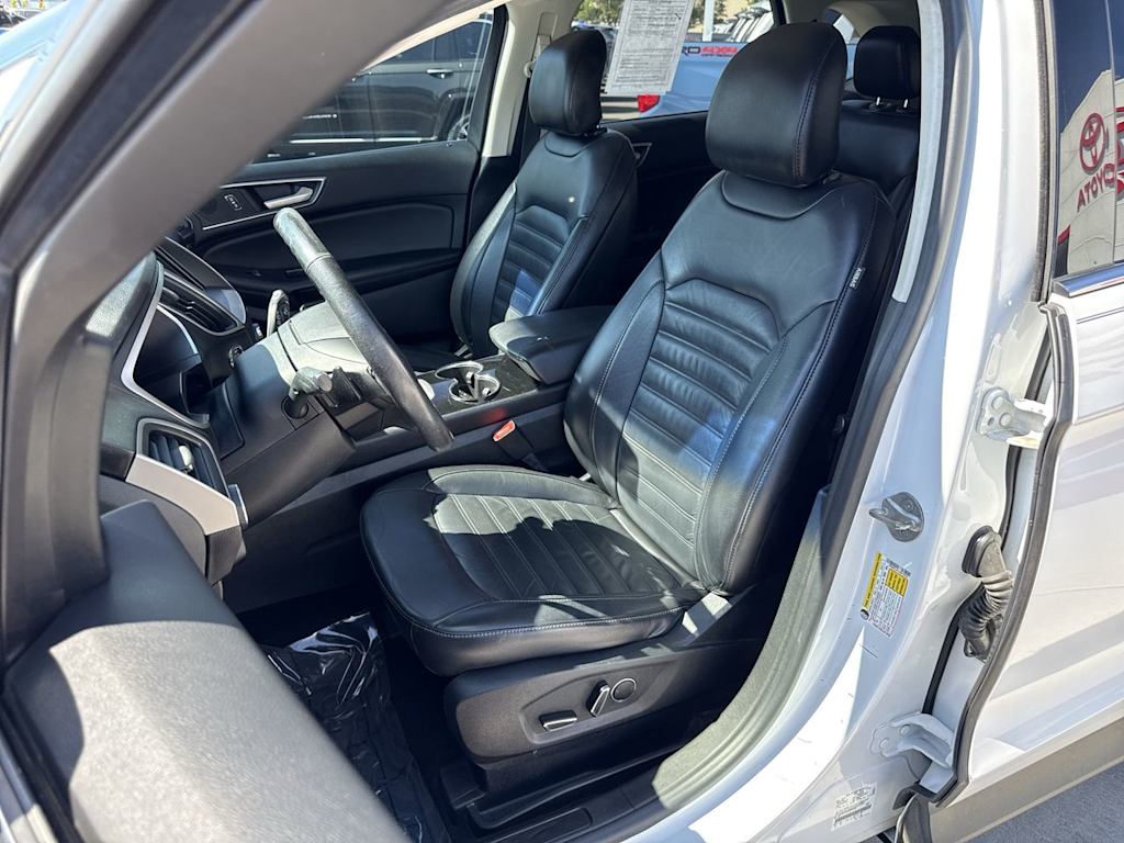 Thumbnail: 2016 Ford Edge - 11