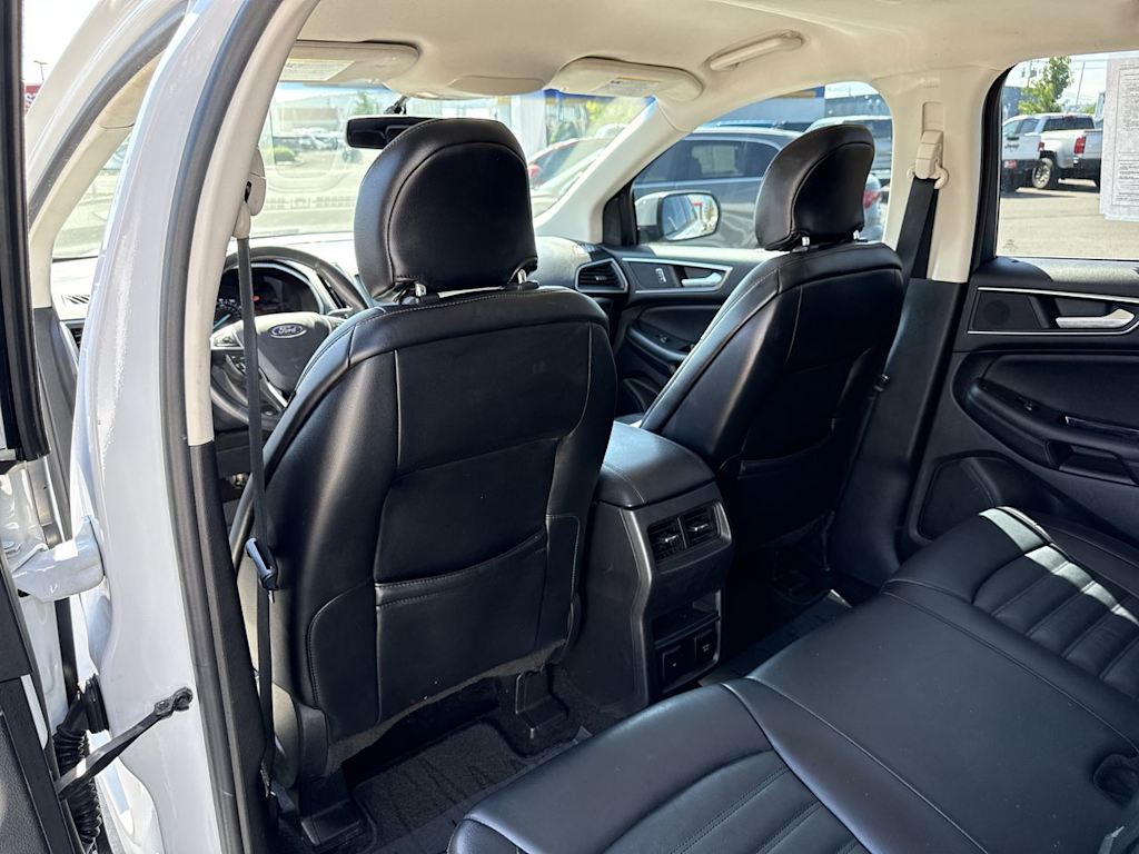 Thumbnail: 2016 Ford Edge - 21