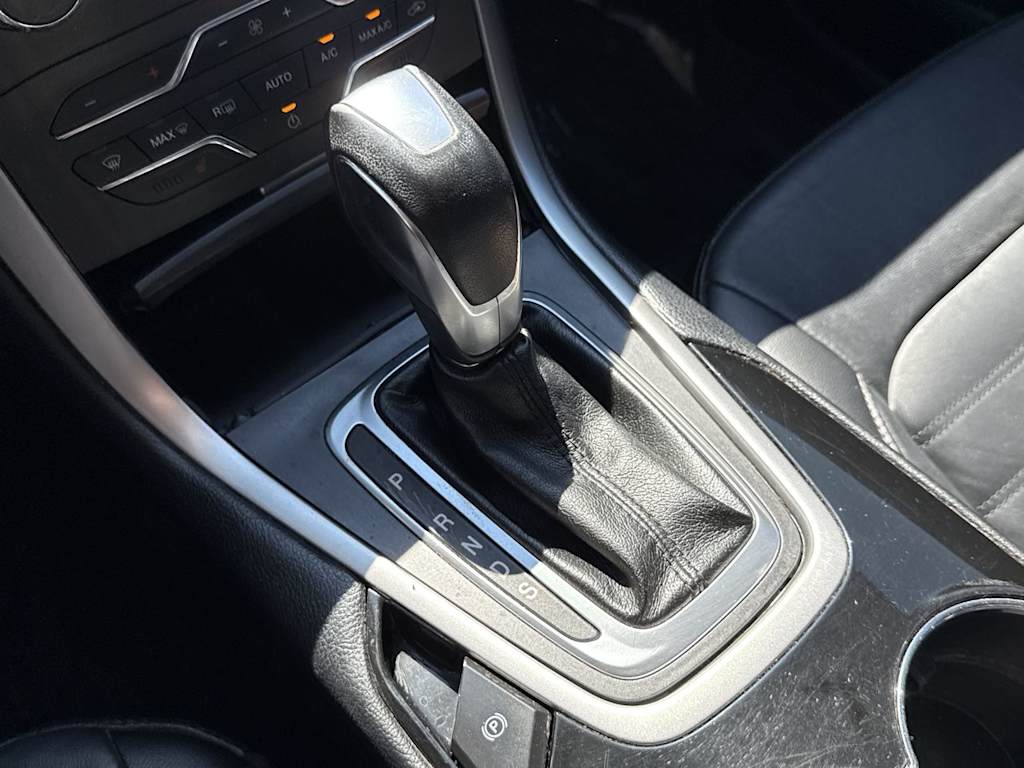 Thumbnail: 2016 Ford Edge - 15