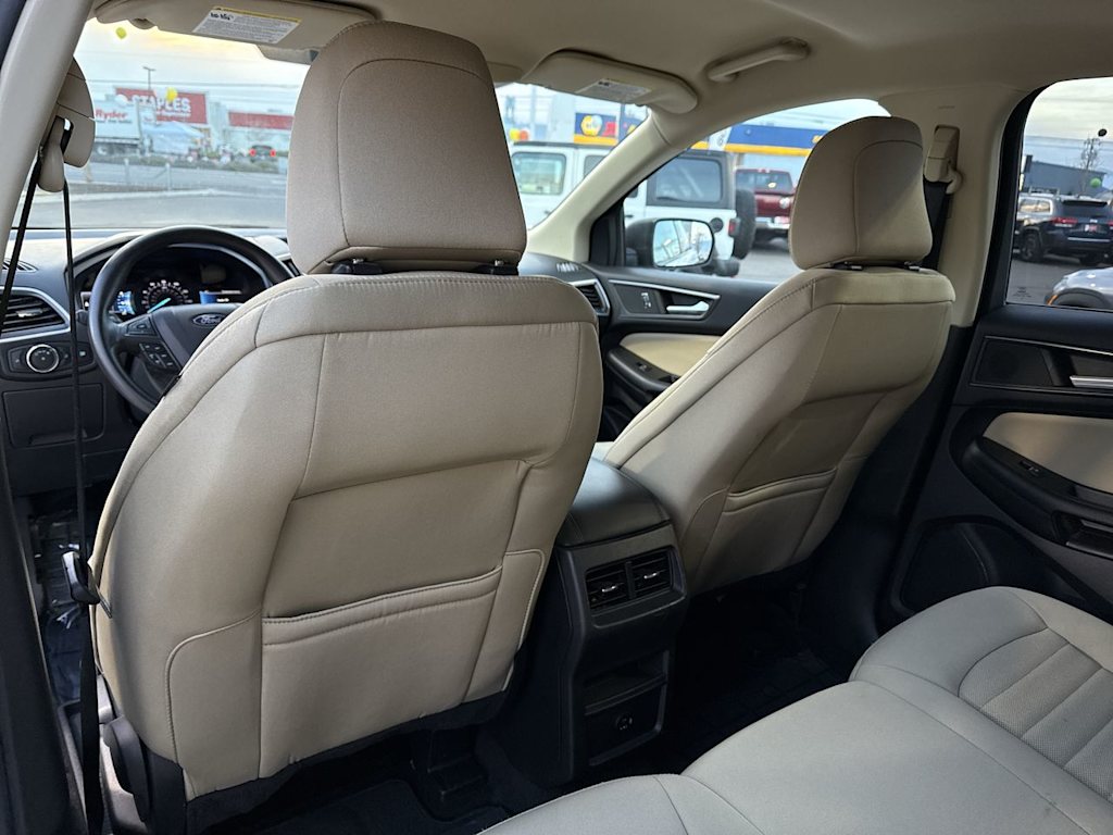 Thumbnail: 2022 Ford Edge - 21