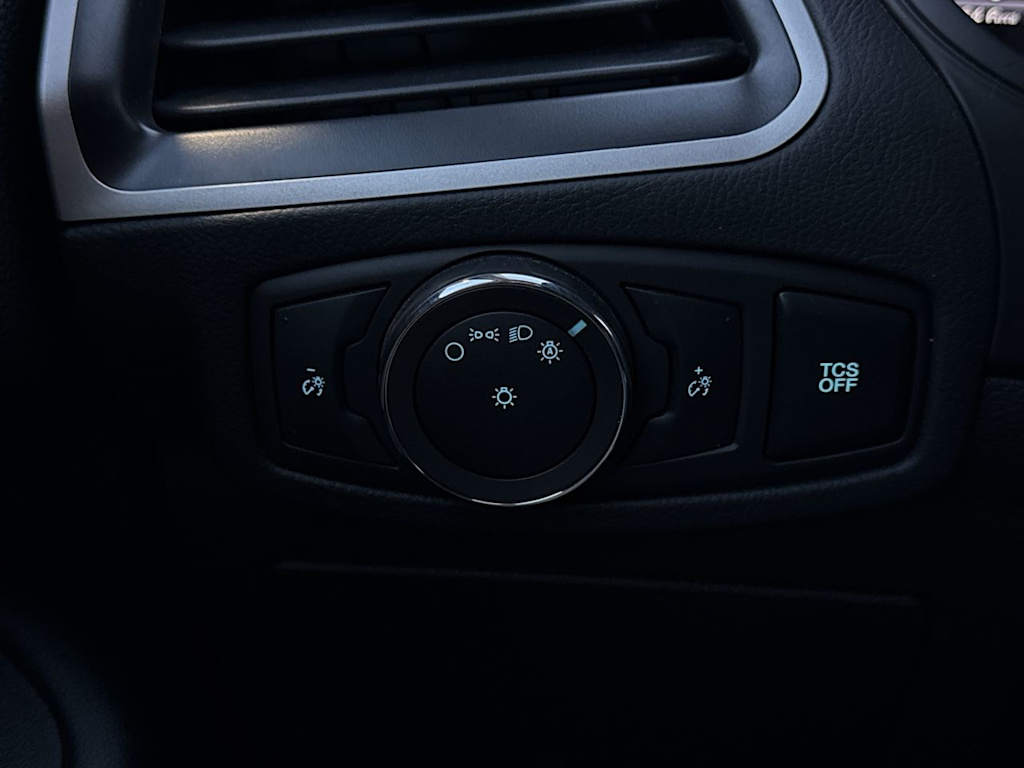 Thumbnail: 2022 Ford Edge - 23