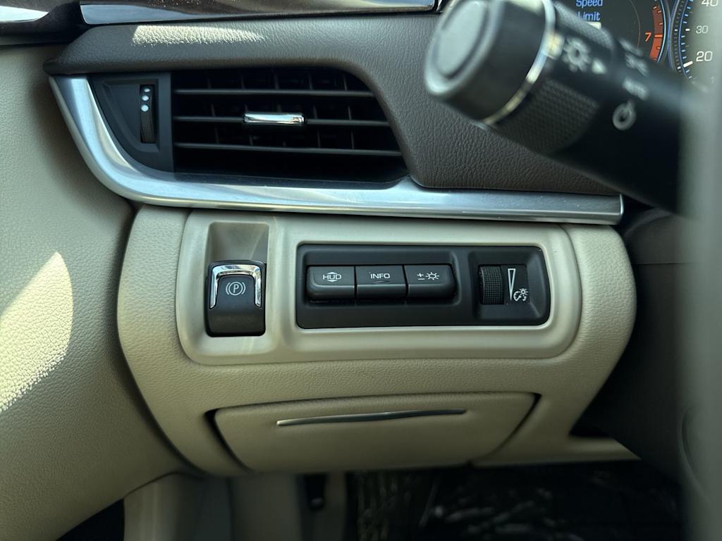 Thumbnail: 2015 Cadillac XTS - 22