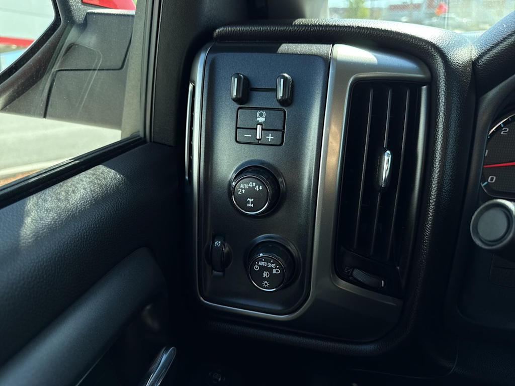 Thumbnail: 2019 Chevrolet Silverado 1500 - 22