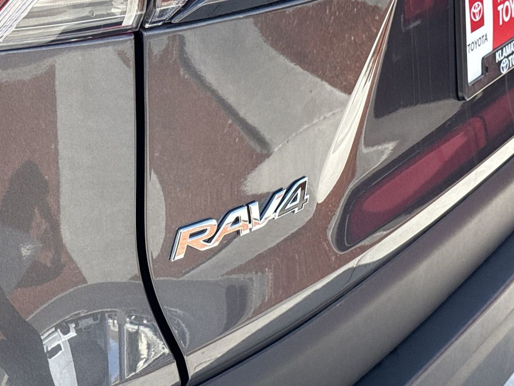 Thumbnail: 2024 Toyota RAV4 - 7