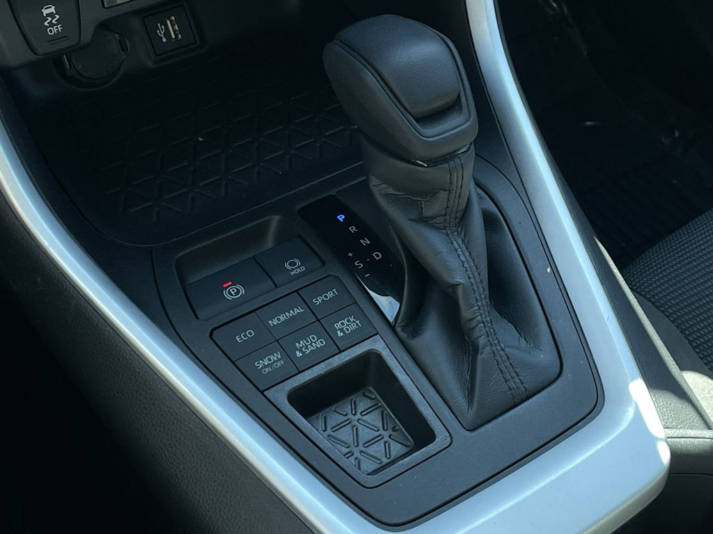 Thumbnail: 2023 Toyota RAV4 - 15