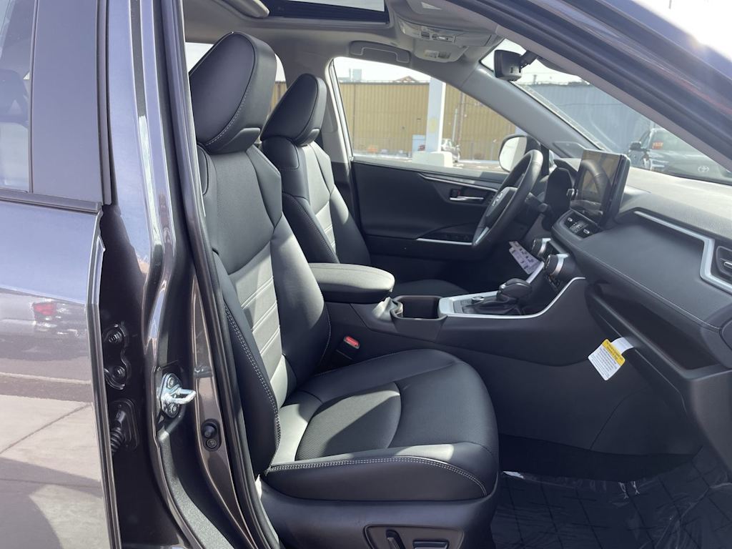 Thumbnail: 2023 Toyota RAV4 - 10