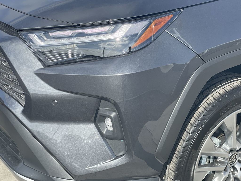 Thumbnail: 2023 Toyota RAV4 - 25