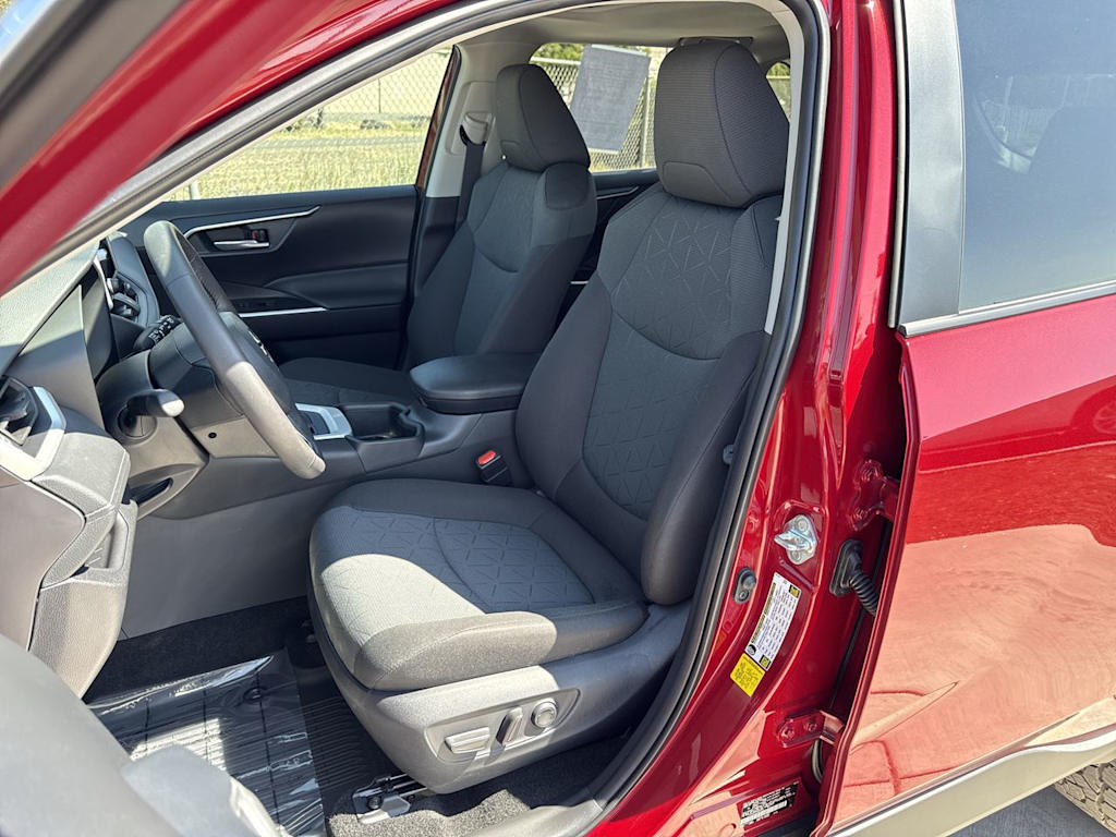 Thumbnail: 2025 Toyota RAV4 - 11