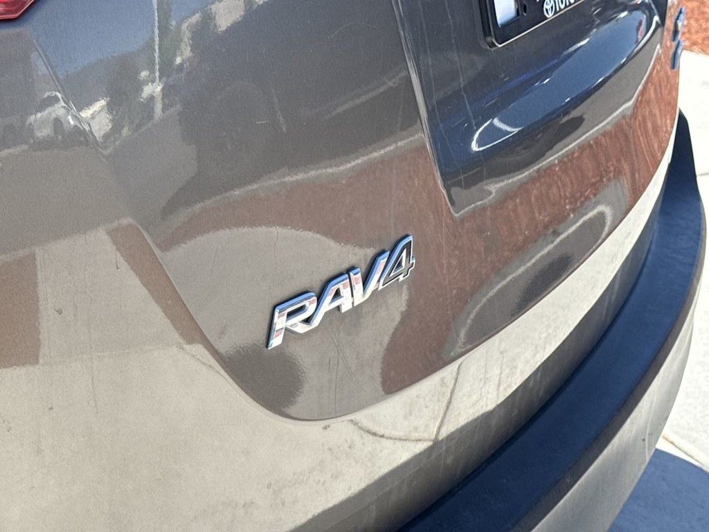 Thumbnail: 2015 Toyota RAV4 - 7