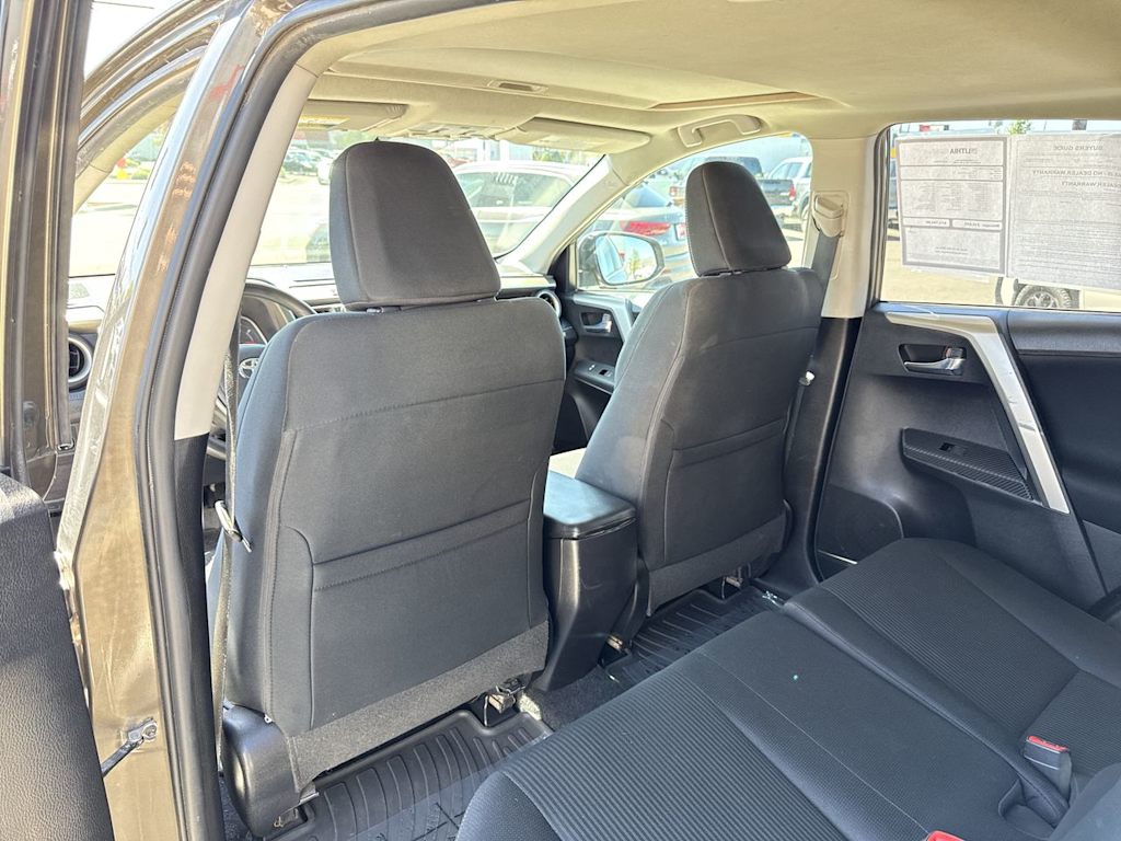 Thumbnail: 2015 Toyota RAV4 - 21