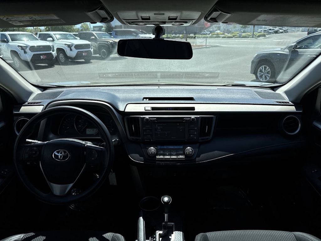 Thumbnail: 2015 Toyota RAV4 - 10