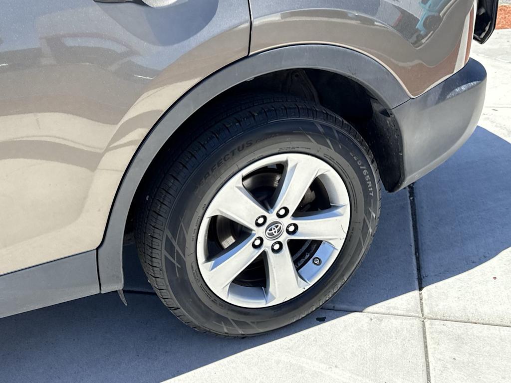 Thumbnail: 2015 Toyota RAV4 - 8