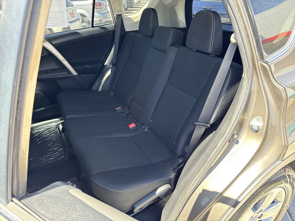 Thumbnail: 2015 Toyota RAV4 - 13
