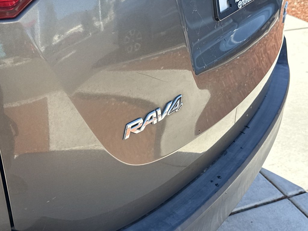 Thumbnail: 2013 Toyota RAV4 - 7