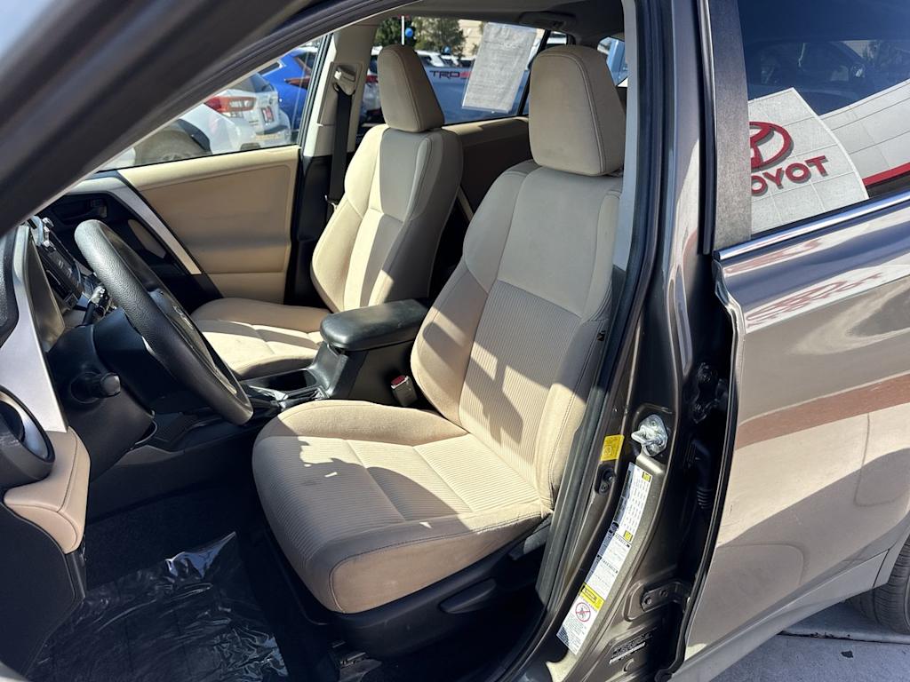 Thumbnail: 2013 Toyota RAV4 - 11