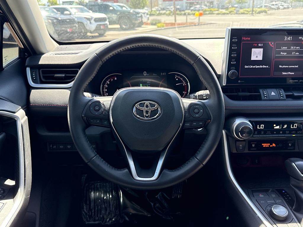Thumbnail: 2022 Toyota RAV4 - 10