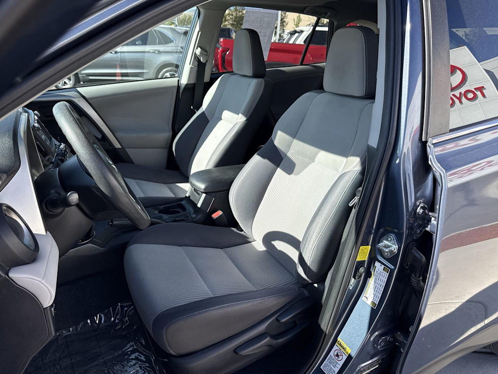 Thumbnail: 2013 Toyota RAV4 - 11