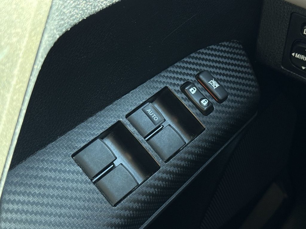Thumbnail: 2013 Toyota RAV4 - 24