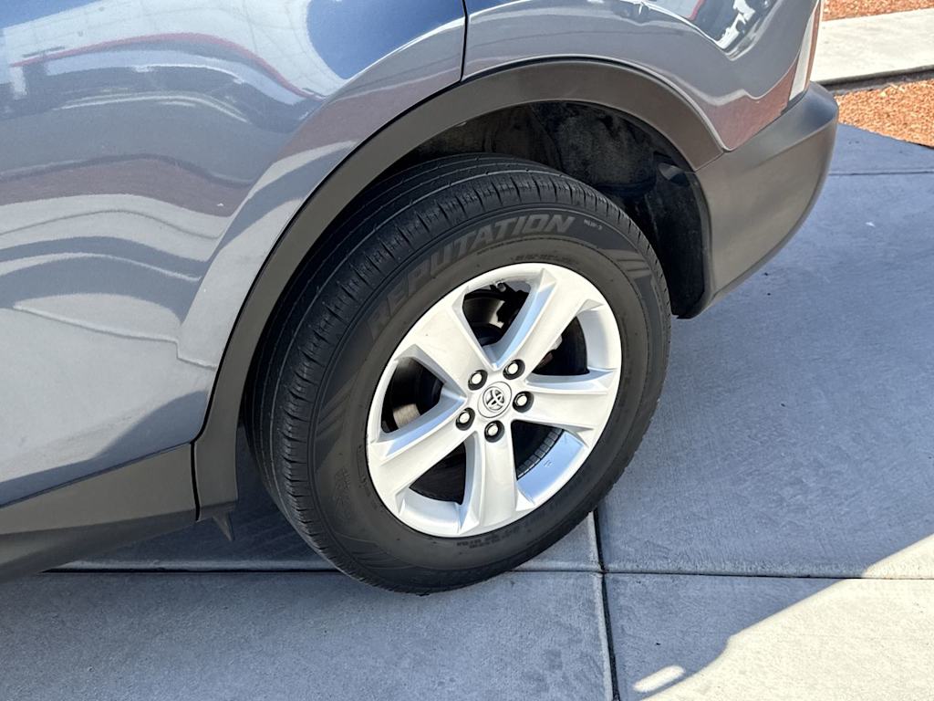 Thumbnail: 2013 Toyota RAV4 - 8