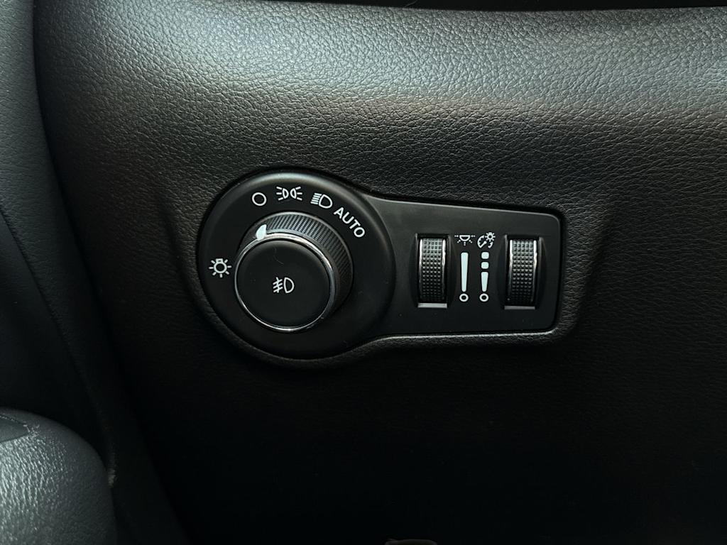 Thumbnail: 2022 Jeep Compass - 22
