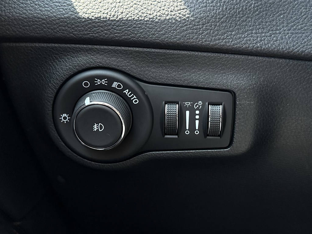 Thumbnail: 2021 Jeep Compass - 22