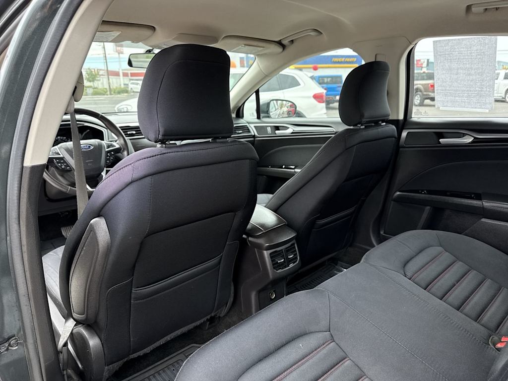 Thumbnail: 2016 Ford Fusion - 21