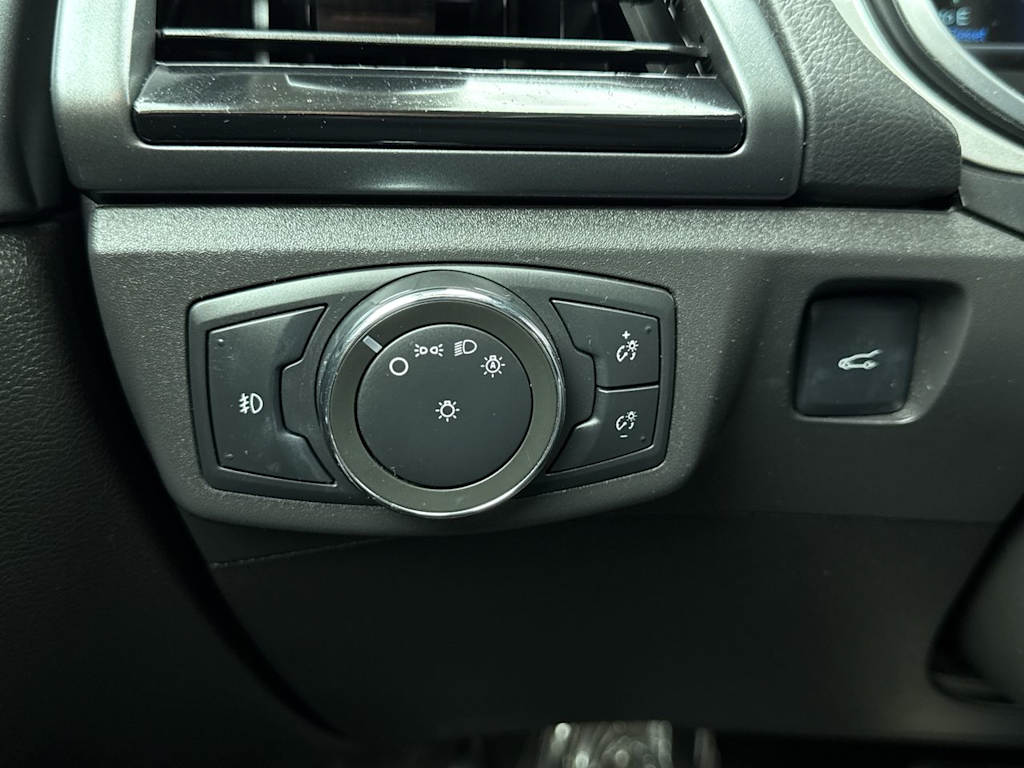 Thumbnail: 2016 Ford Fusion - 23