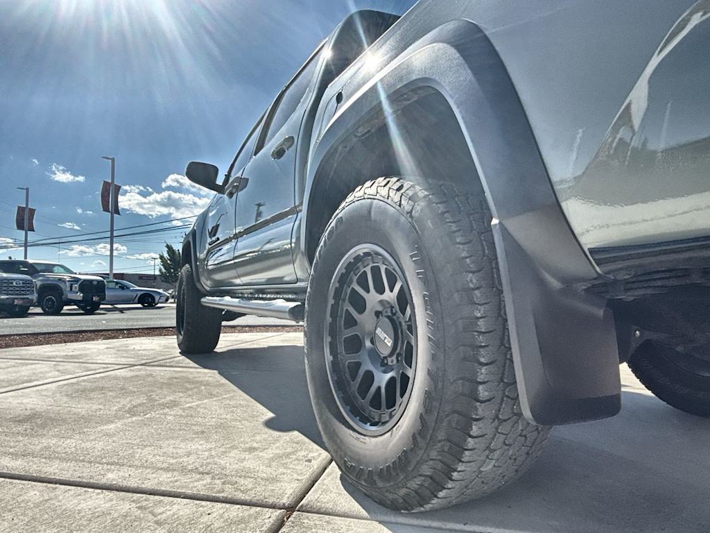 Thumbnail: 2023 Toyota Tacoma - 18