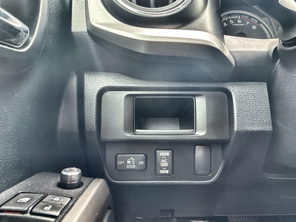 Thumbnail: 2016 Toyota Tacoma - 23