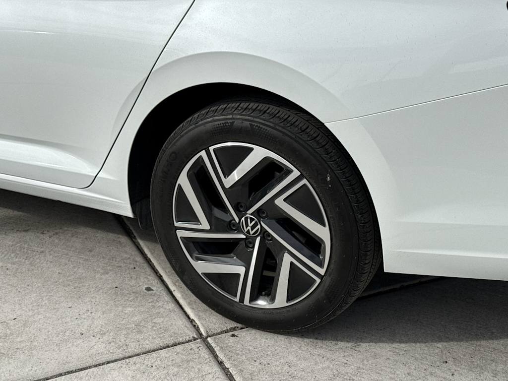 Thumbnail: 2024 Volkswagen Jetta - 8