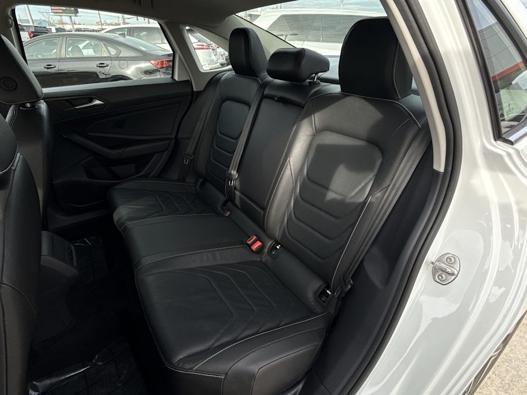 Thumbnail: 2024 Volkswagen Jetta - 12