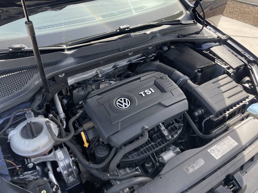 Thumbnail: 2017 Volkswagen Golf - 9