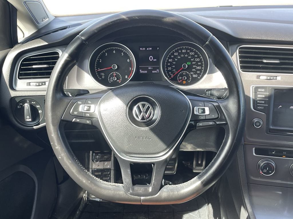 Thumbnail: 2017 Volkswagen Golf - 10