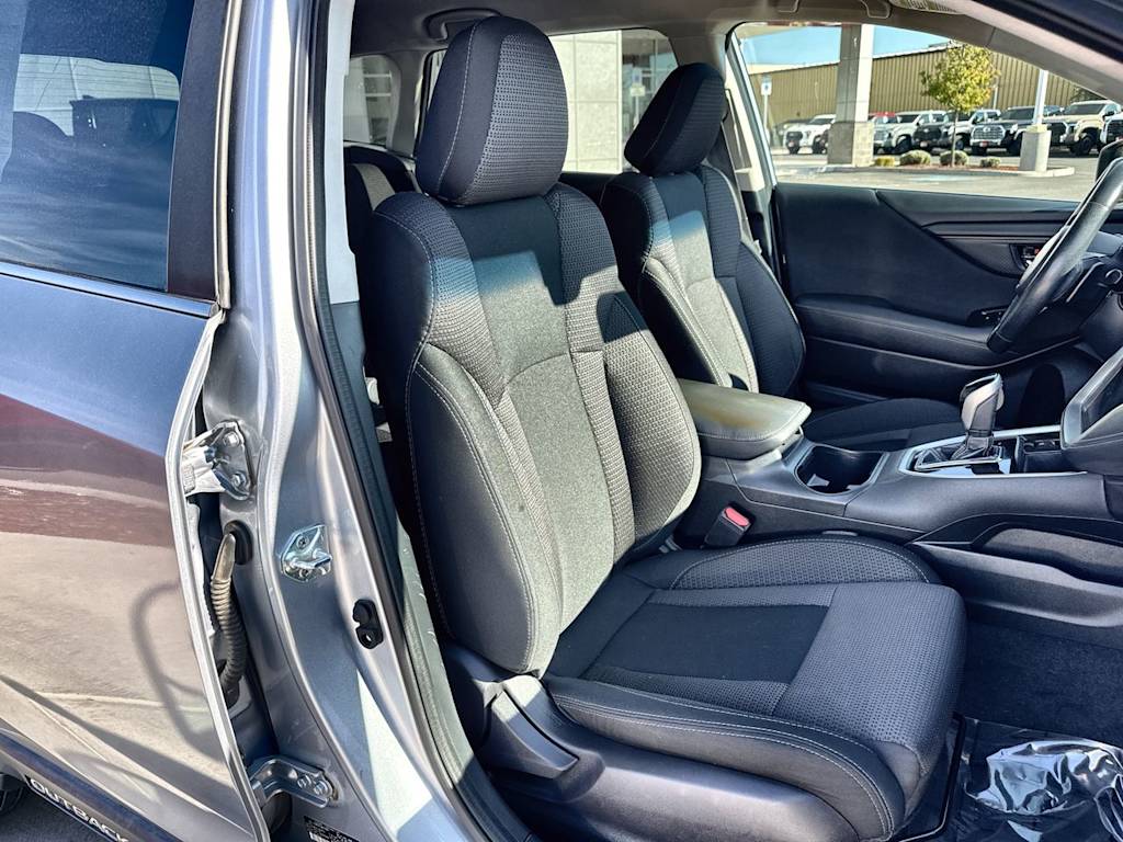 Thumbnail: 2022 Subaru Outback - 12