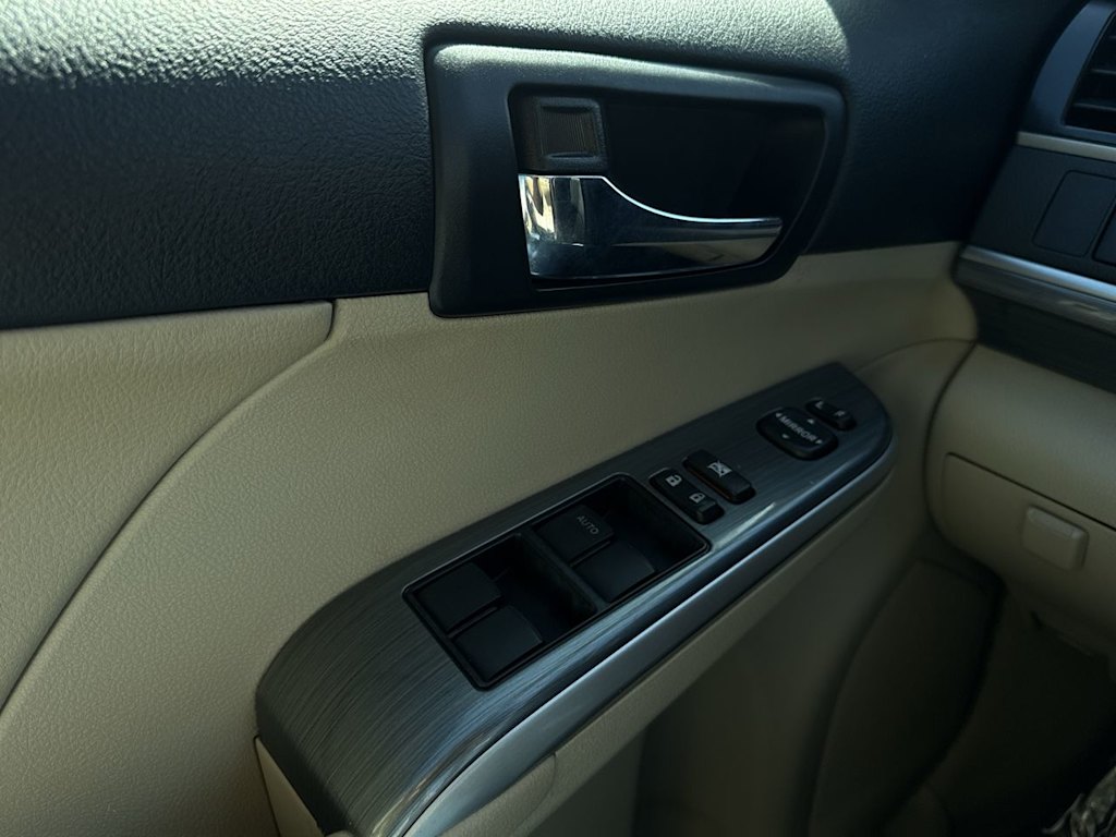 Thumbnail: 2012 Toyota Camry - 23