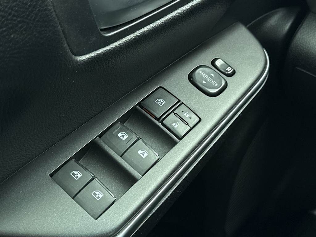 Thumbnail: 2017 Toyota Camry - 24