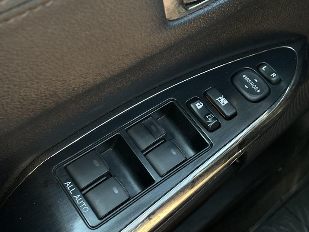 Thumbnail: 2017 Toyota Avalon - 24