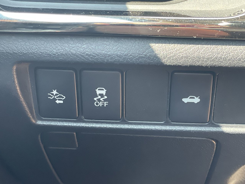 Thumbnail: 2017 Toyota Avalon - 23