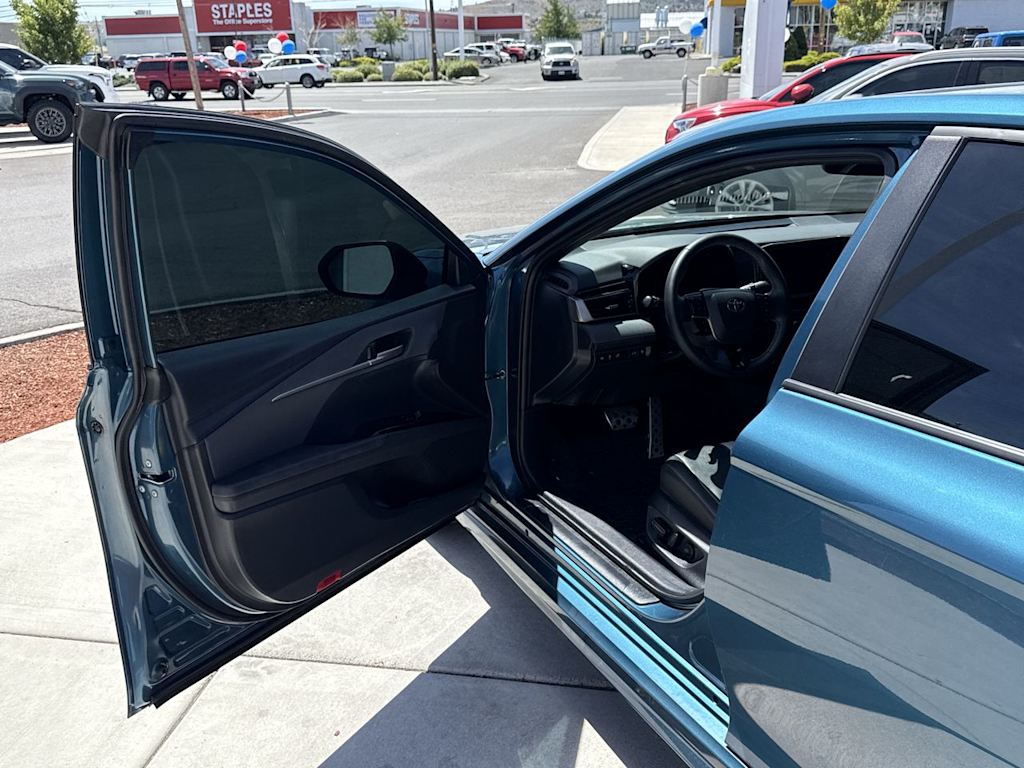 Thumbnail: 2025 Toyota Camry - 20