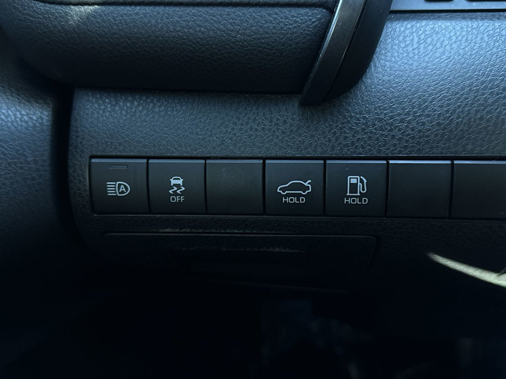 Thumbnail: 2021 Toyota Camry - 23