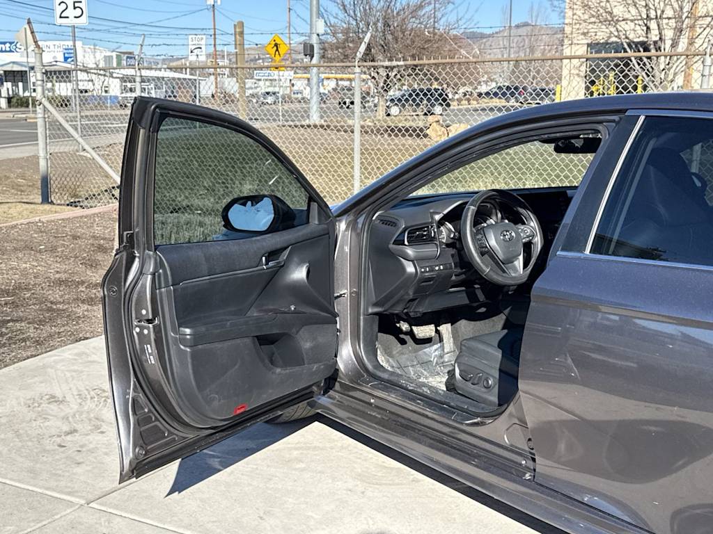 Thumbnail: 2021 Toyota Camry - 20